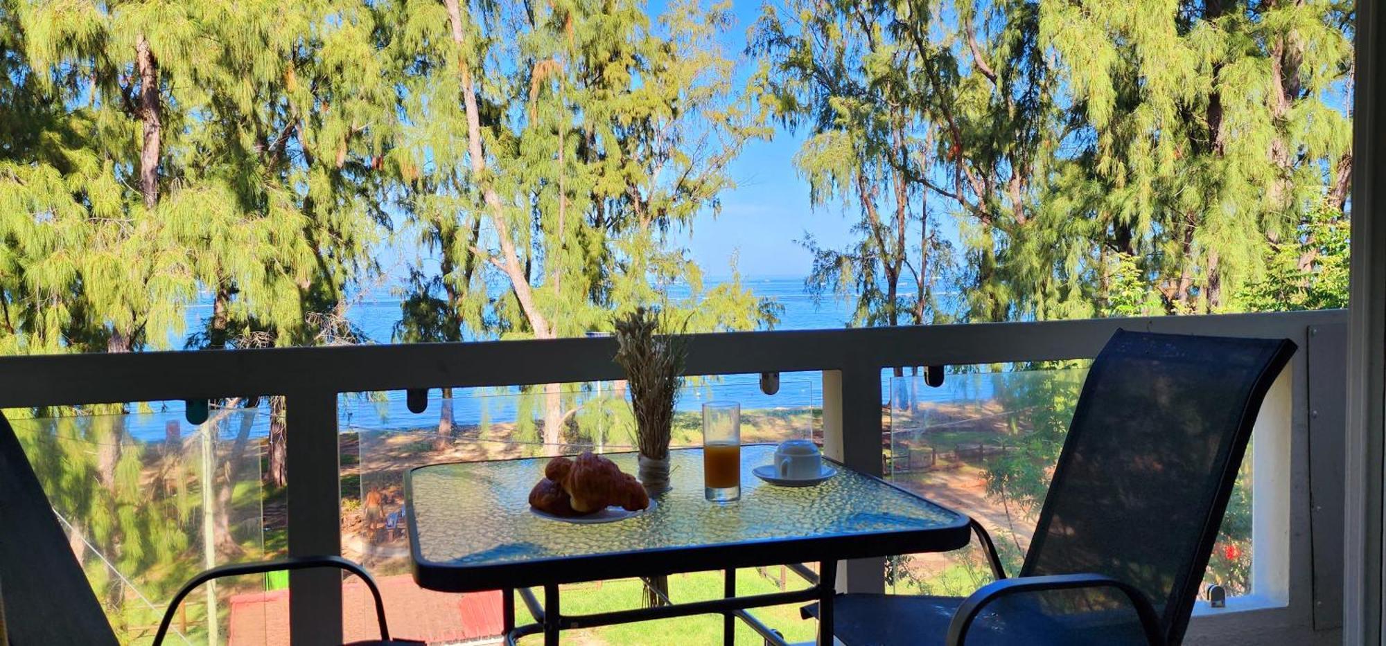 Phoenix Beach Apartments Sea View Flic-en-Flacq 外观 照片